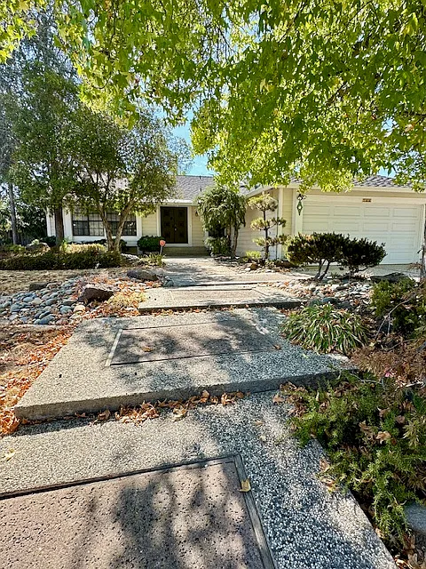 744 Portswood Dr photo 1