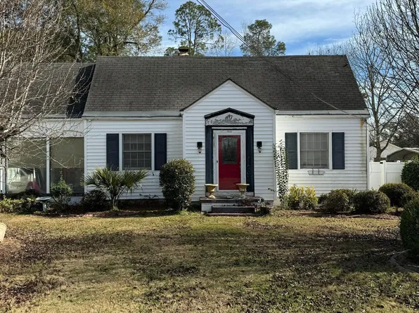 253 Fair St, Baxley, GA 31513