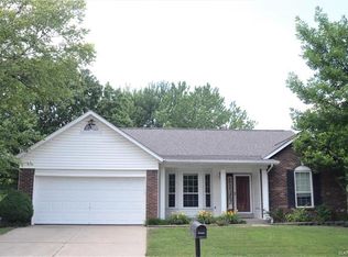 821 Torero Ln, Florissant, MO 63031