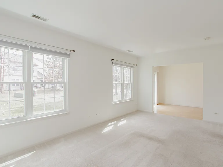 1217 N Village Dr — Photo 12