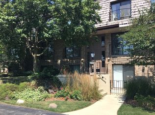 1715 Northfield Sq, Northfield, IL 60093