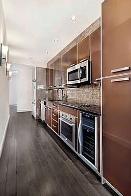1st image of 164 E 61st St APT 3