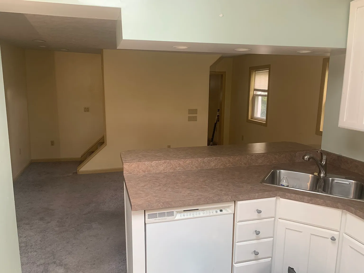 517 Ogden Ave — Photo 3