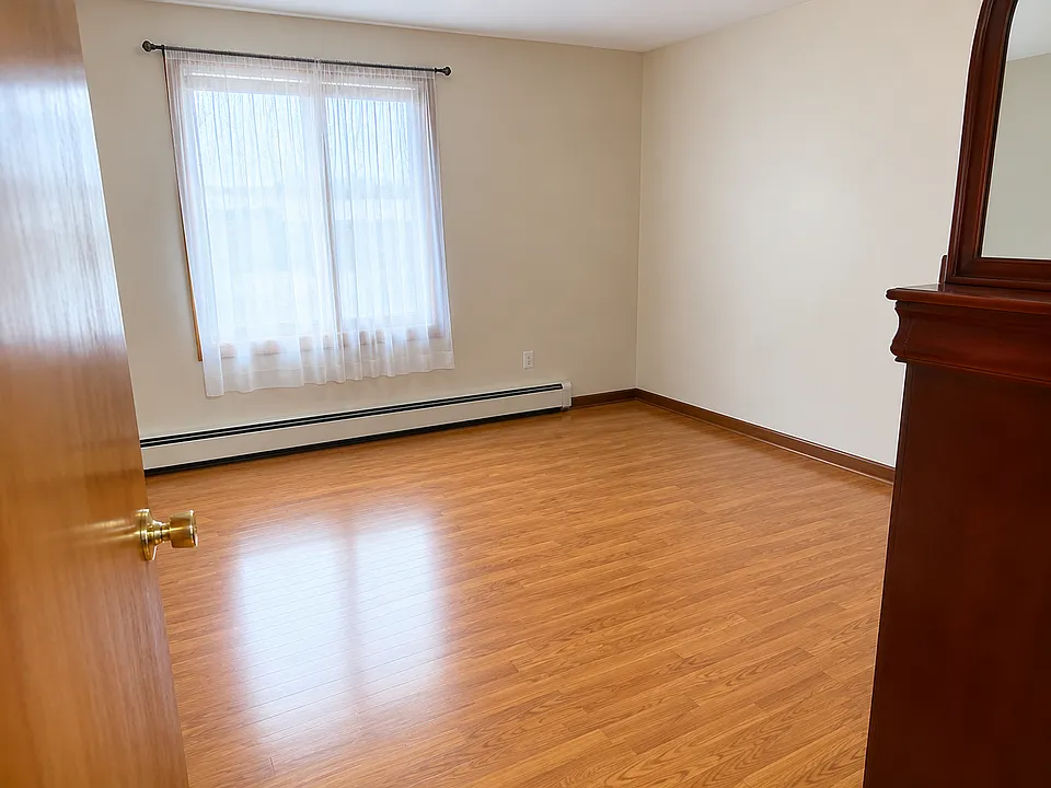 72 Julius St #1