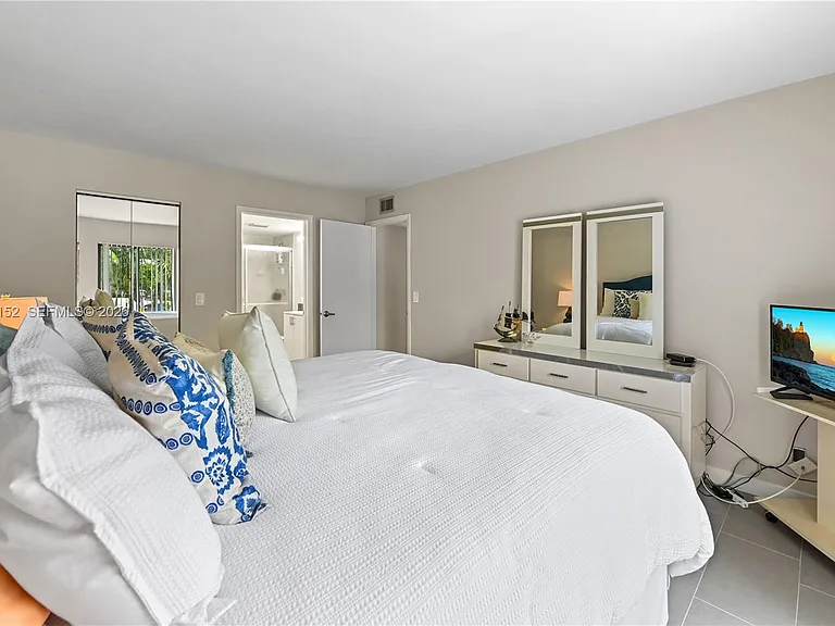 812 Sky Pine Way #C2 — Photo 20