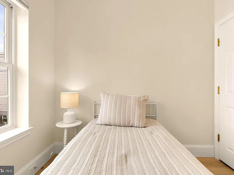 3542 T St NW #2 — Photo 11
