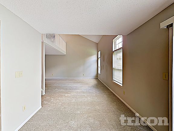 5th image of 4026 Crabtree Ct