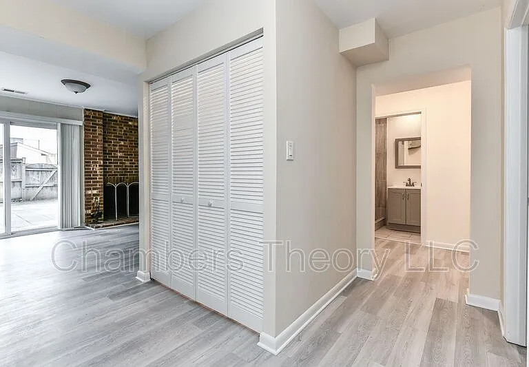 8088 Edinburgh Dr — Photo 29