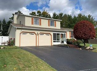 217 Chestnut Hill Dr, Liverpool, NY 13088