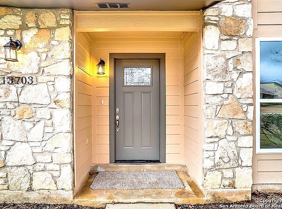 5th image of 13703 Pebble Walk