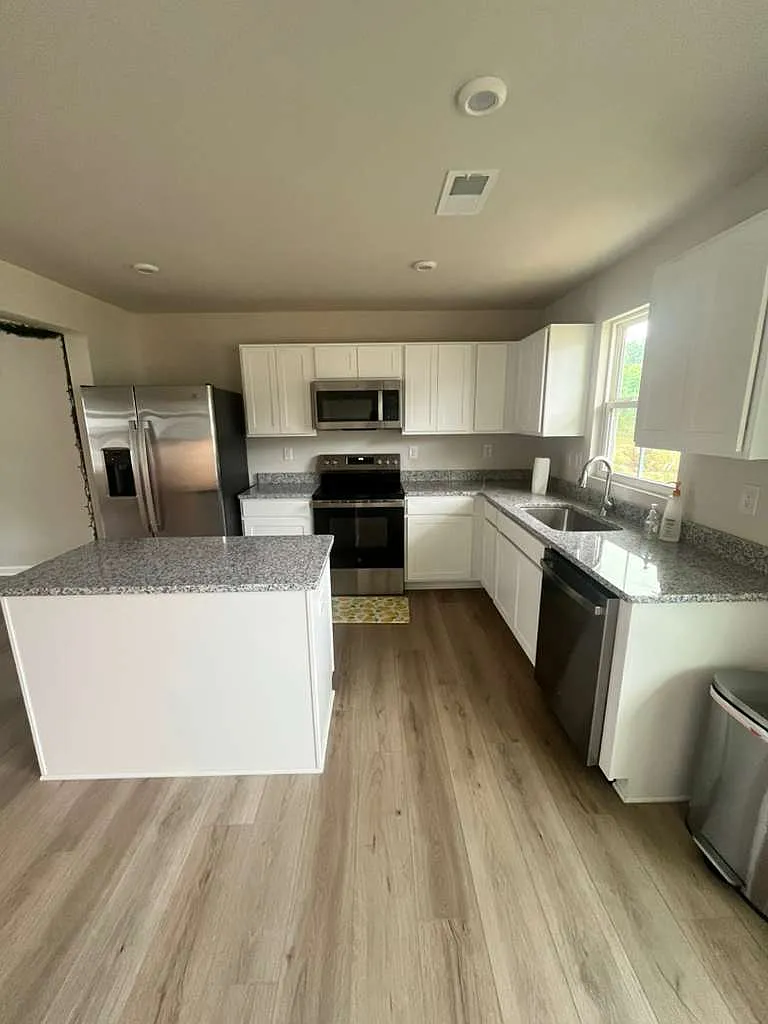 3 bed, 2.5 bath, 1576 sqft, $1,795 — Photo 4