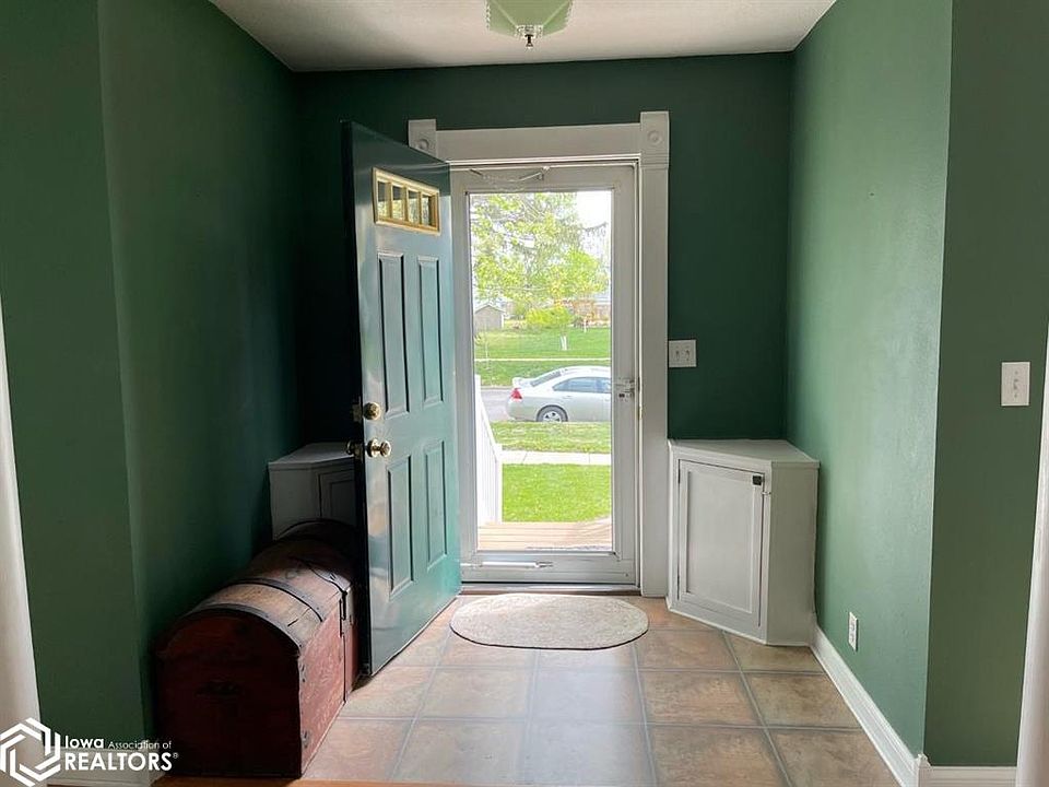 911 High St, Grinnell, IA 50112 MLS 6307601 Zillow