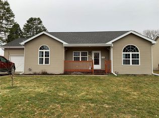 913 W Washington St, Winterset, IA 50273