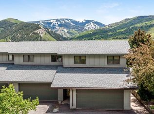 371 Nottingham Rd APT 2-A, Avon, CO 81620