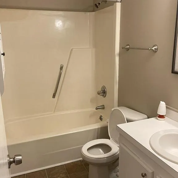113 Oak St #1 — Photo 8