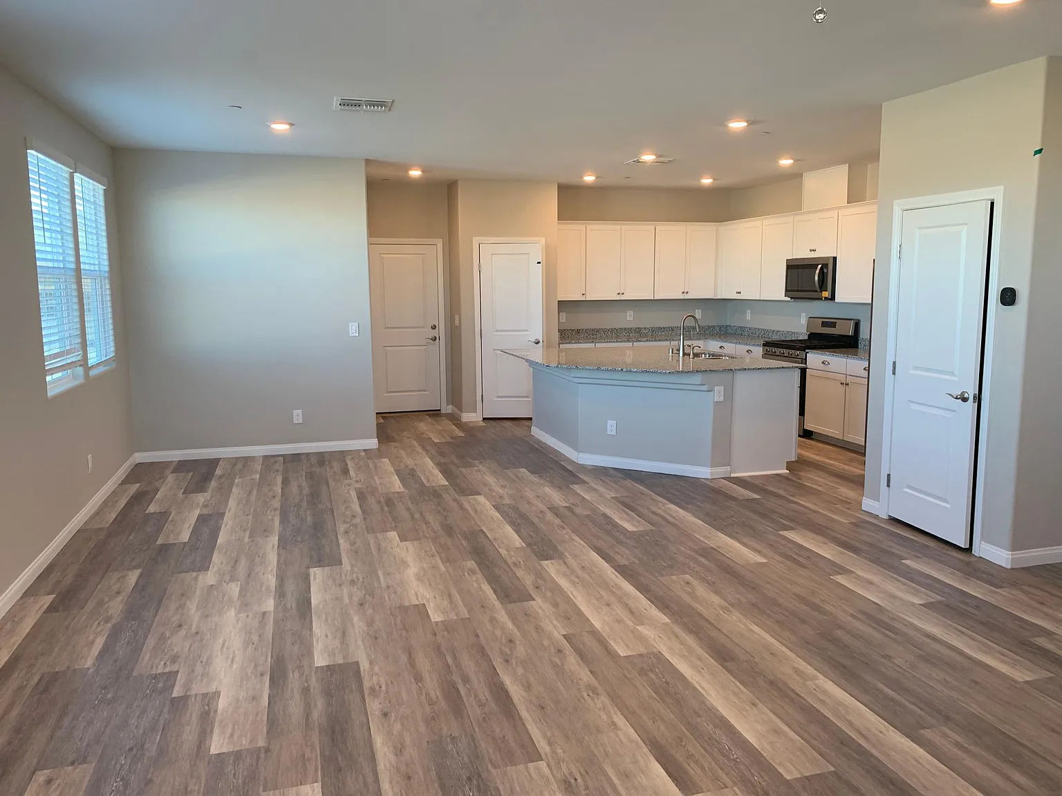 3489 Serravalle Ln — Photo 3
