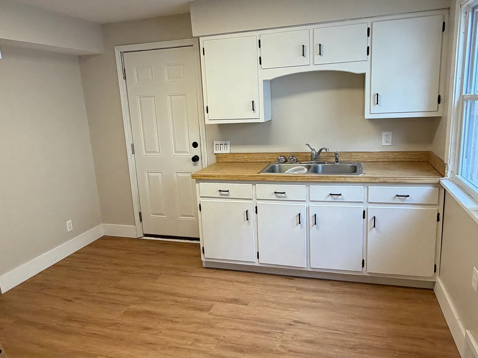 2 bed, 1030 sqft, $1,100 — Photo 2