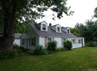 20010 Lexington, Redford, MI 48240