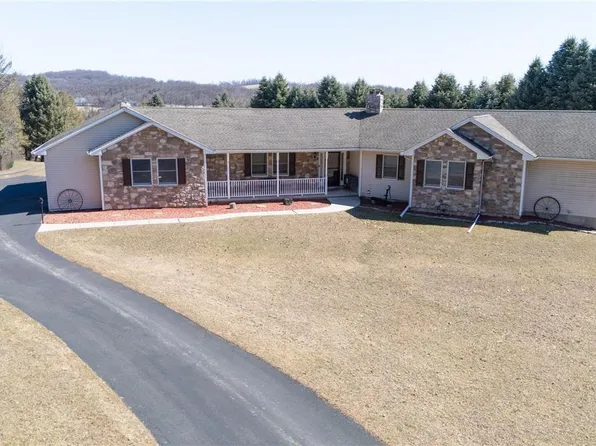 818 Fir Dr, Walnutport, PA 18088