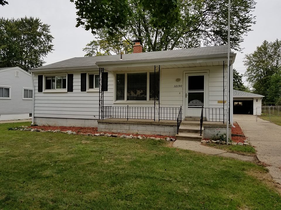 1st image of 32190 Balmoral St