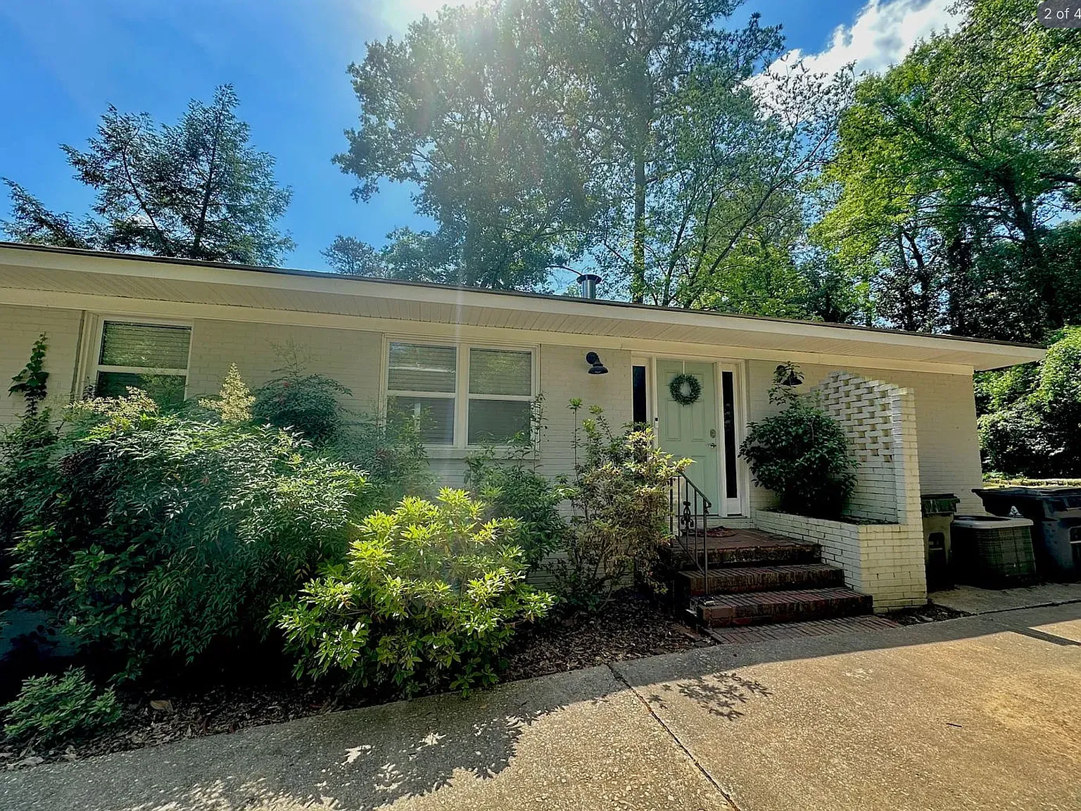 5 bed, 2632 sqft, $3,250 — Photo 2