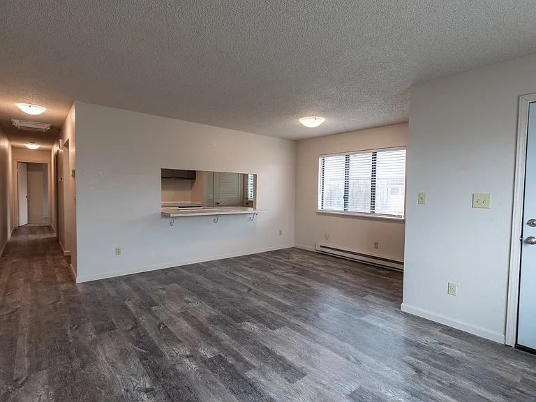 239 S Elm St #B — Photo 3