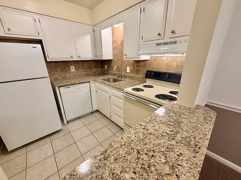 Countrybrook Apartments — Photo 107