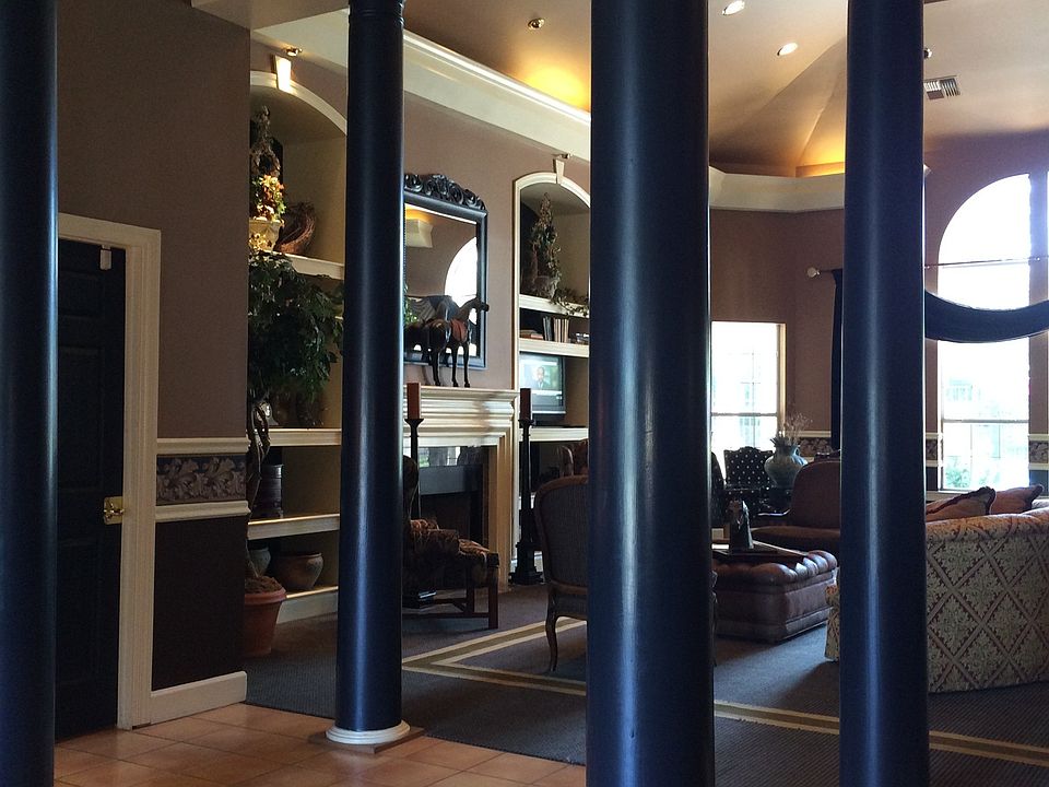 Leasing Center