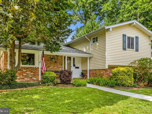 10208 Forest Ave, Fairfax, VA 22030
