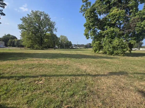 61 Fairway Blvd, Jackson, TN 38305
