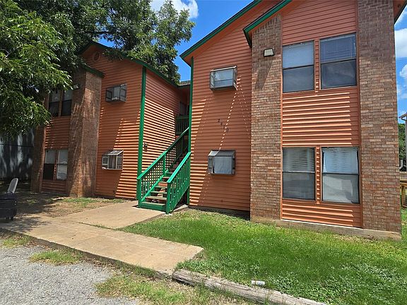 3rd image of 2419 W Slaughter Ln