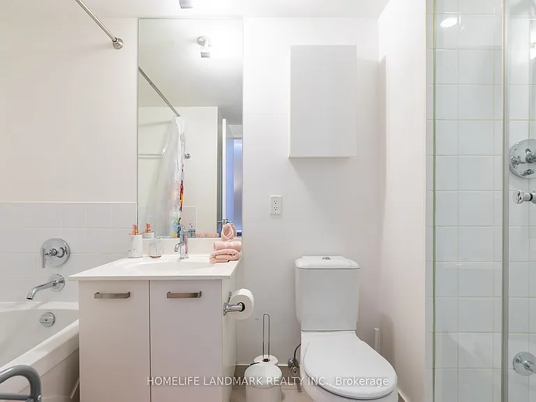 832 Bay St #204 — Photo 12