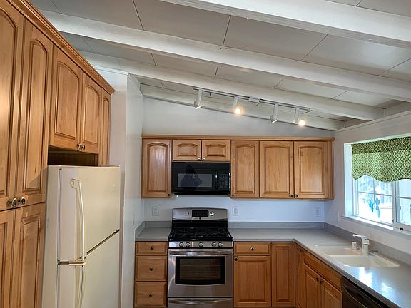 4th image of 898 Lakeknoll Dr