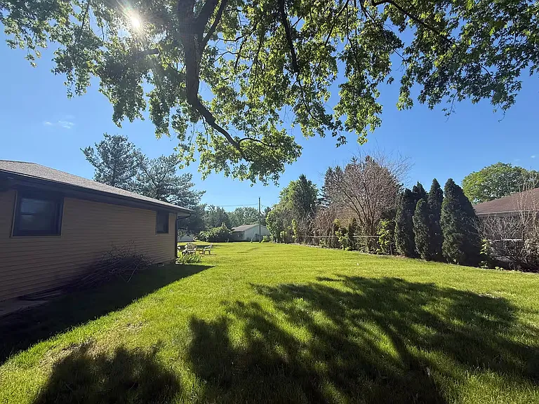 647 Poppy Dr — Photo 21
