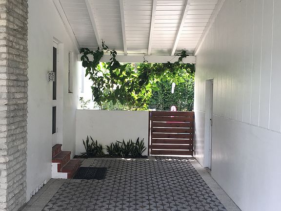 5th image of 340 Catalonia Ave