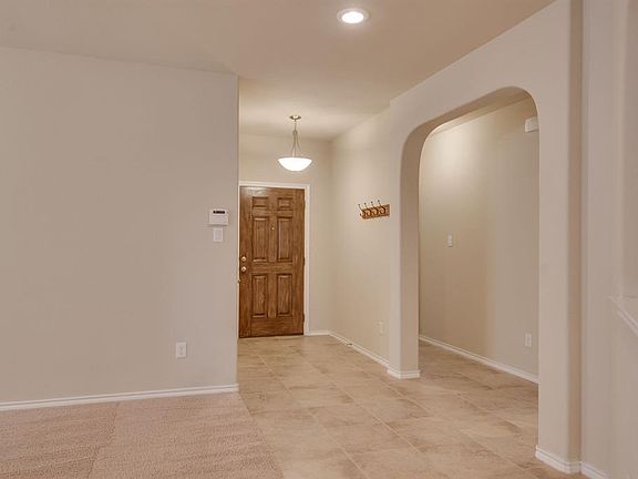 5th image of 1717 Henderson Dr
