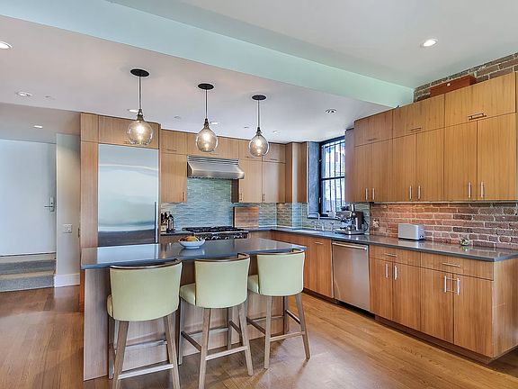 5th image of 542 Laguardia Pl APT 5A