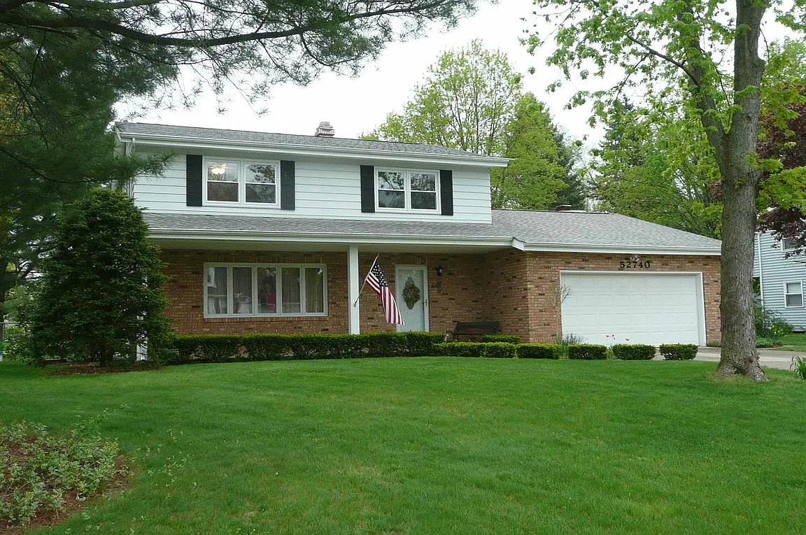 52740 Sporn Dr photo 1