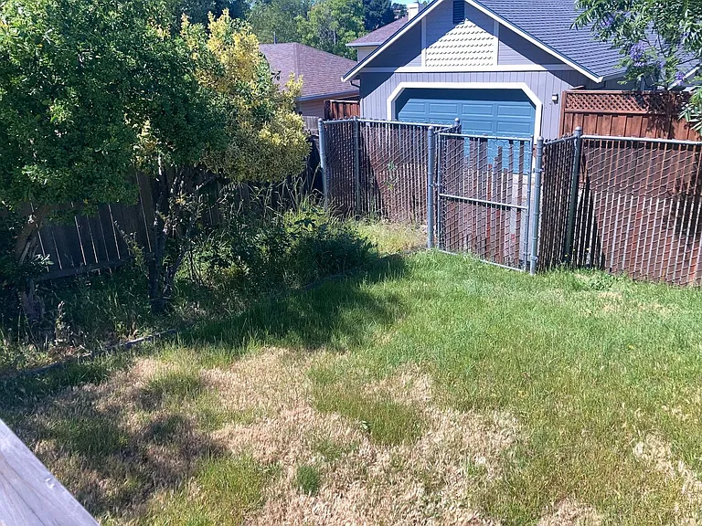 615 E I St — Photo 23