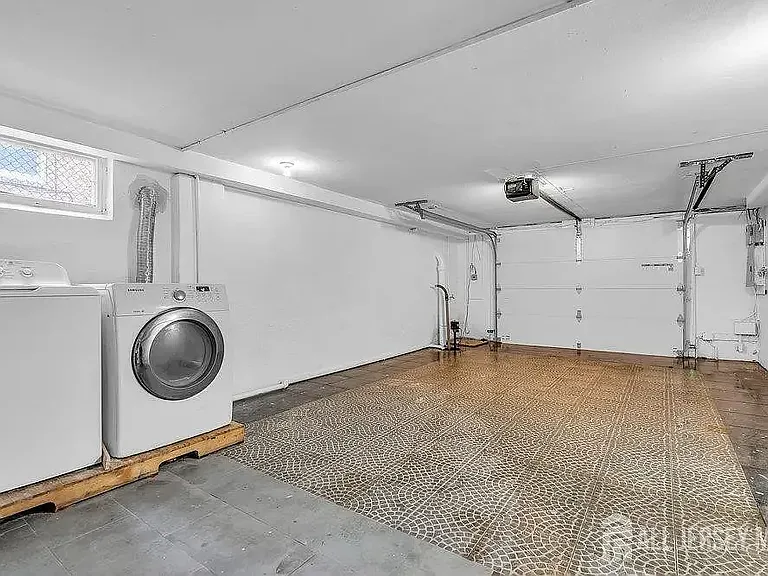 585 Noe Ave — Photo 17