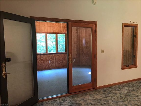 5th image of 2231 Herman St