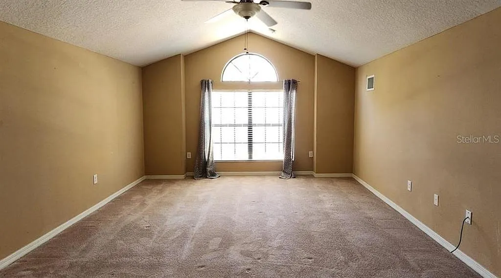 5 bed, 3.0 bath, 2911 sqft, $2,650 — Photo 2