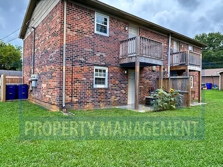 1380 Village Oak Cir NW — Photo 2