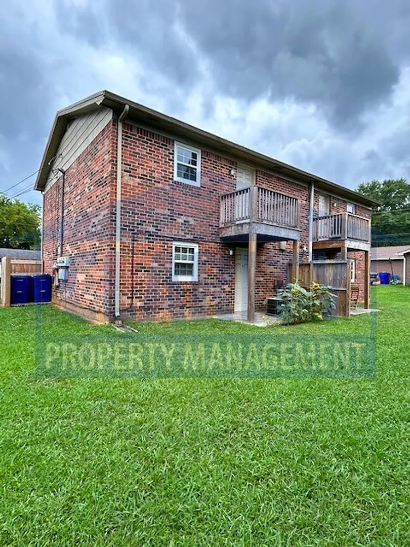 Building Photo - 1380 Village Oak Cir NW