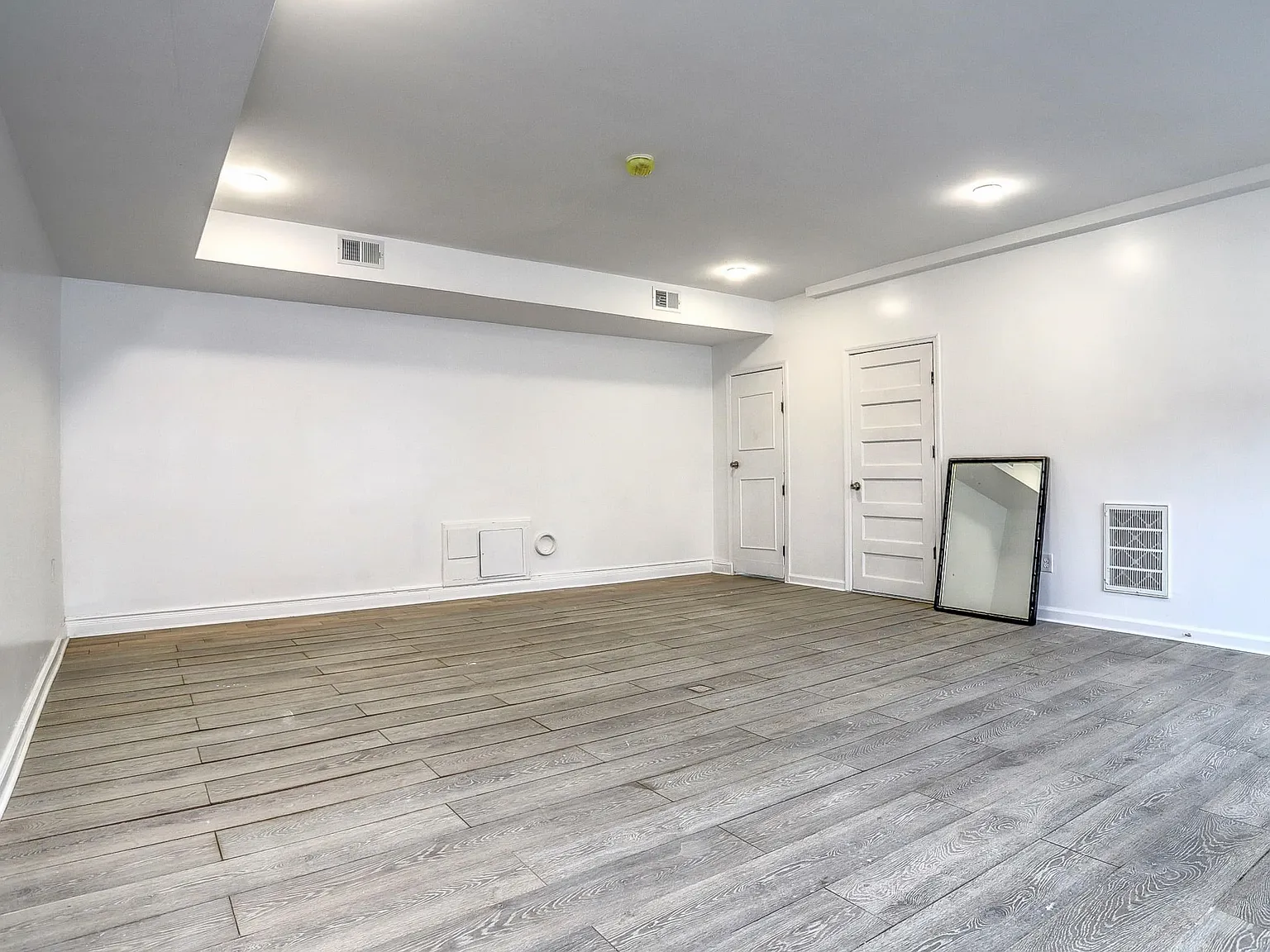 3 bed, 2.5 bath, 1000 sqft, $4,895 — Photo 3