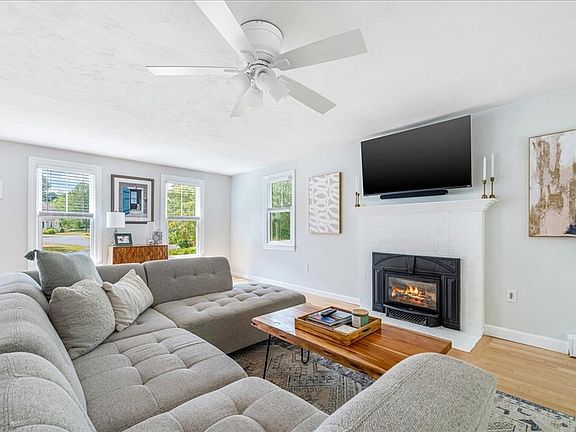 5th image of 12 Reed Bent Rd