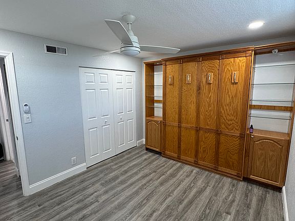 4th image of 689 NE 6th Ct APT 403