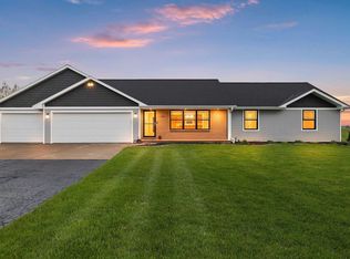 3154 Green Meadow Dr, De Pere, WI 54115