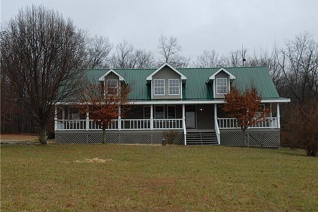 1st image of 820 Laurel Lake Dr