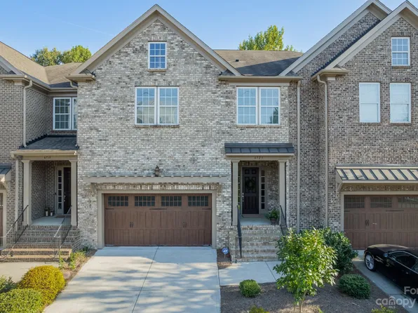 6723 Fairway Row Ln, Charlotte, NC 28277